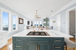 House, 5 Bedrooms, Private Pool | Private kitchen