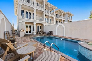 Ferienhaus, 5 Schlafzimmer, eigener Pool | Terrasse/Patio