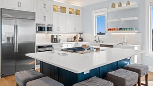Rumah, 5 kamar tidur, kolam renang pribadi | Dapur pribadi | Mesin pembuat kopi/teh, lemari es besar, microwave, dan oven