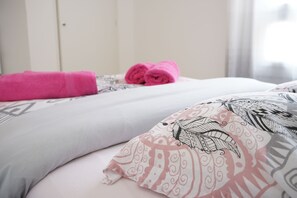 2 Schlafzimmer, BĂŒgeleisen/BĂŒgelbrett, kostenloses WLAN, BettwĂ€sche