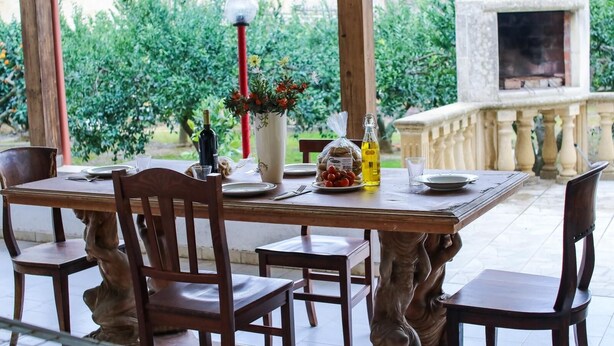 Outdoor dining - The Citrus Comprehensive Structure (GALLIPOLI)