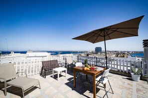 Outdoor dining - Apartment with Terrace (GALLIPOLI)