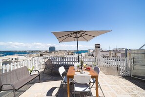 Outdoor dining - Apartment with Terrace (GALLIPOLI)