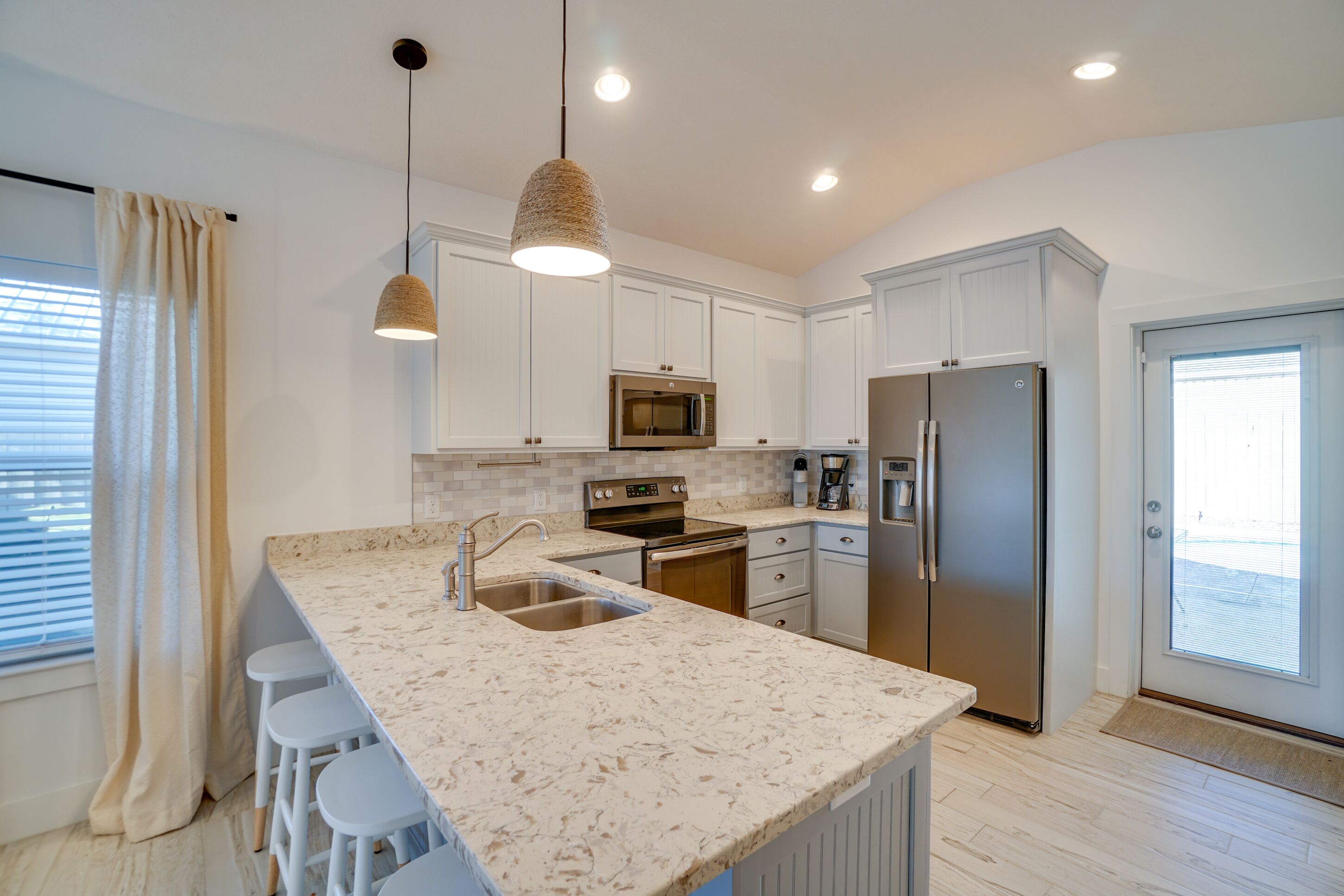 Maison, 3 chambres, piscine privée | Cuisine privée | Réfrigérateur grande capacité avec congélateur, four à micro-ondes