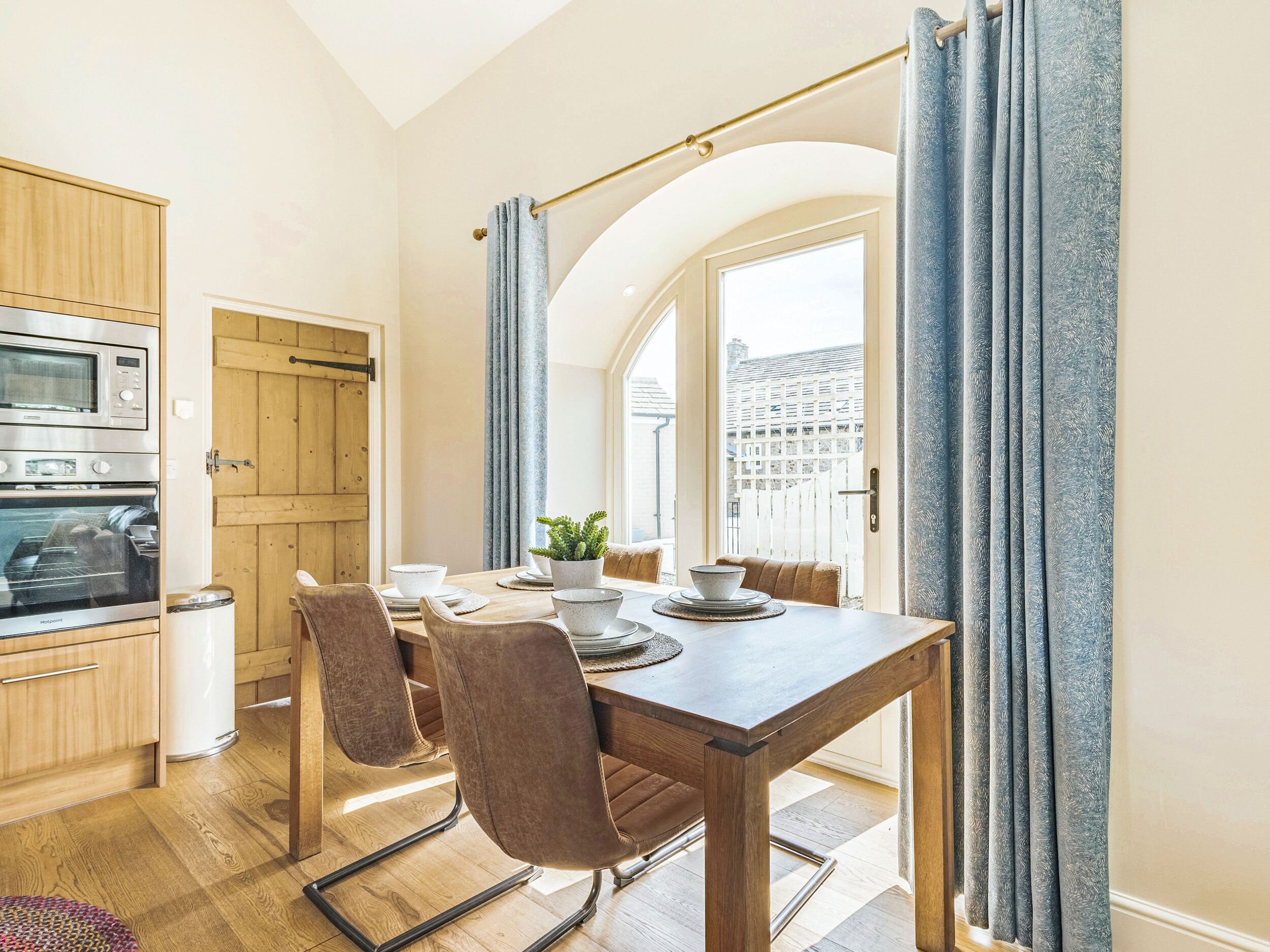 Cottage | Private kitchen | Fridge, dishwasher, electric kettle, toaster