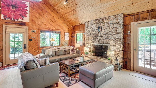 Unclassified image, 1 of 38, button - Mars Hill Cabin w/ Pool Table ~ 2 Mi to Wolf Ridge (Mars Hill)