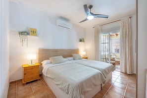 3 bedrooms, iron/ironing board, travel crib, free WiFi