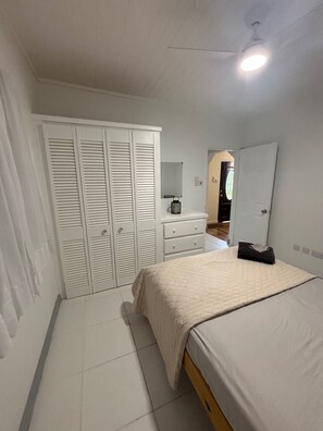 2 phòng ngủ, bàn ủi/dụng cụ ủi quần áo 