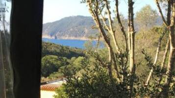 Vue depuis lâhĂ©bergement