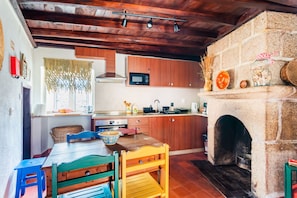 Townhome, 3 Bedrooms | Private kitchen