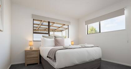 Modern 3bed 2.5bath with in-outdoor flow + study
