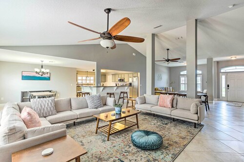 2 Mi to City Center: Spacious Port St Lucie Home!
