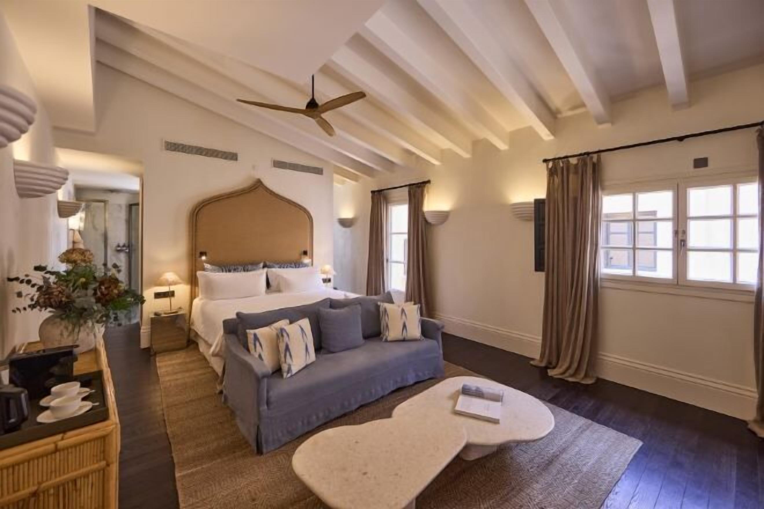 Sengetøy av topp kvalitet, safe på rommet og lydisolert