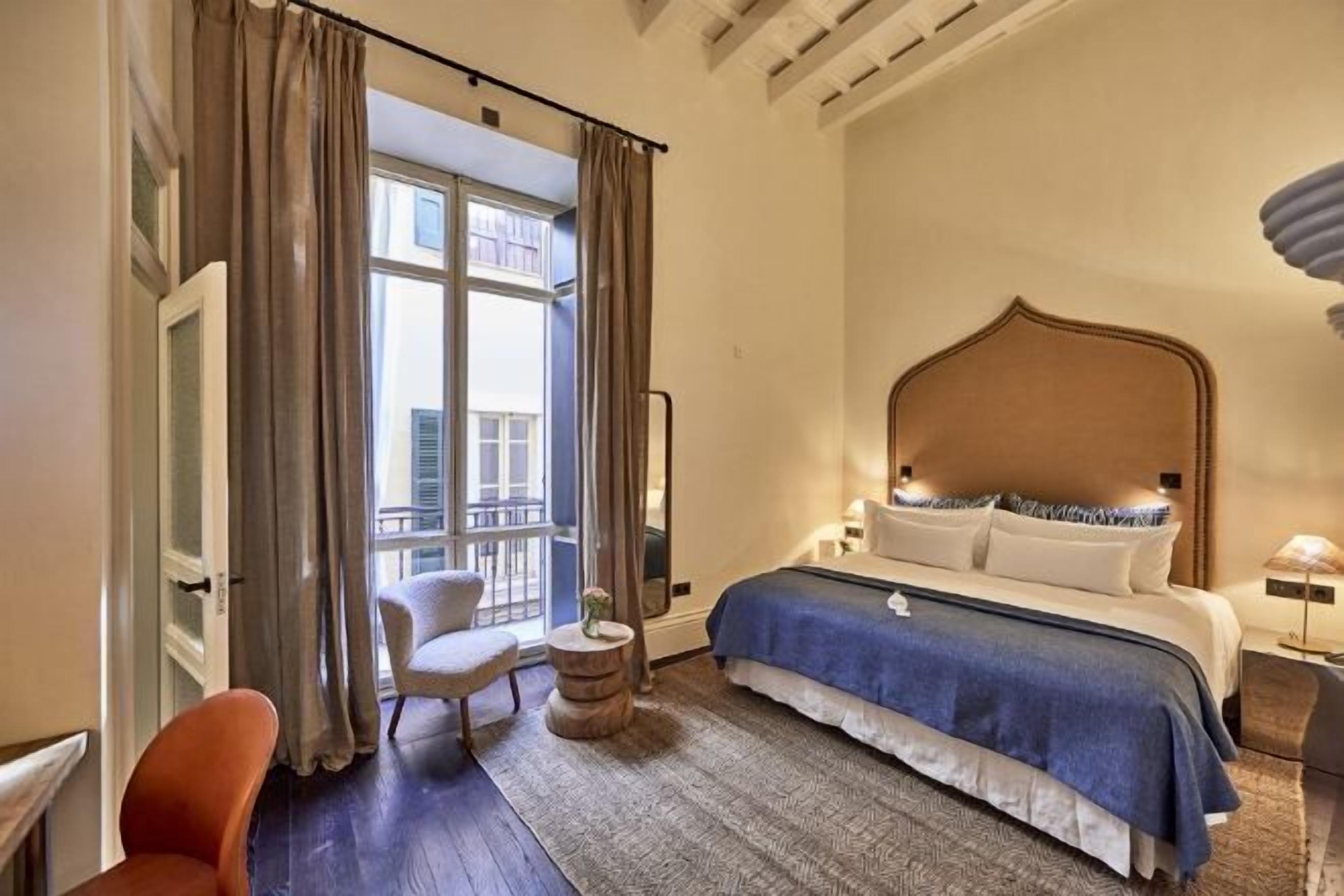 Sengetøy av topp kvalitet, safe på rommet og lydisolert