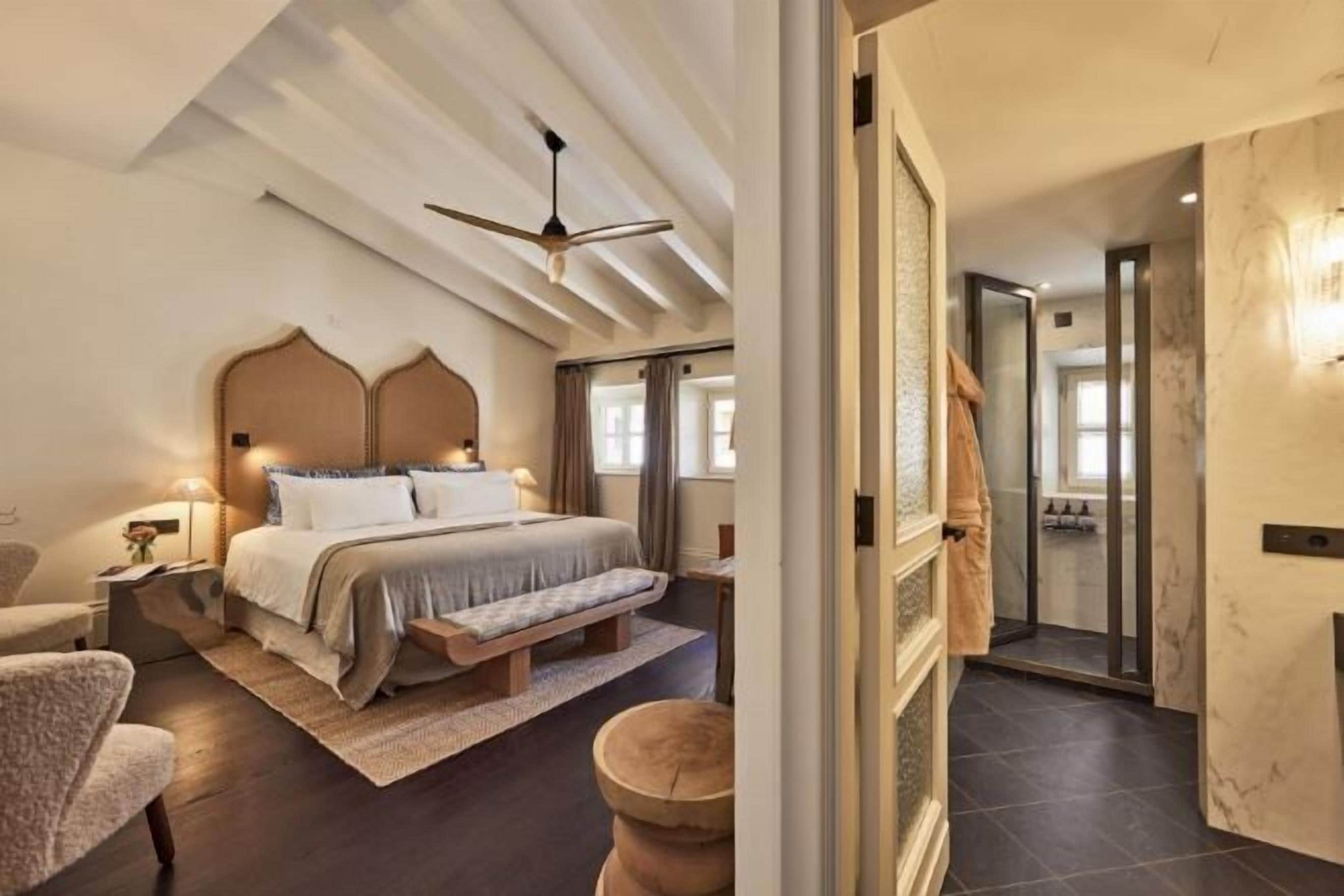 Sengetøy av topp kvalitet, safe på rommet og lydisolert