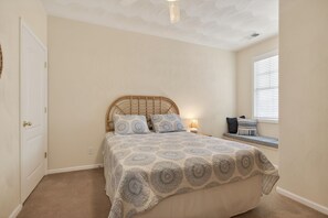 Room - come enjoy this true EsCape from reality! (Cape Charles)