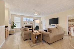 Smart TV, fireplace