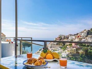 Panoramic House | City view