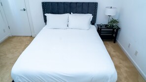 4 bedrooms, desk, iron/ironing board, free WiFi