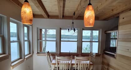 Weekly discounts avail. Get away at this New house on Lovejoy Pond in Albion