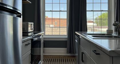 Vintage Remodeled Apartment in Historic Downtown Vinton