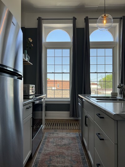 Vintage Remodeled Apartment in Historic Downtown Vinton