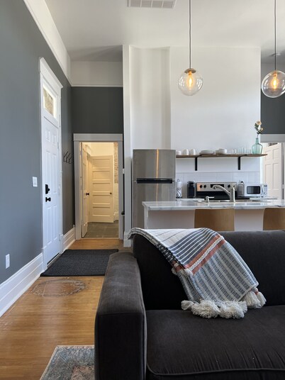 Vintage Remodeled Apartment in Historic Downtown Vinton