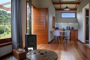 Casa | Zona de estar | Una chimenea