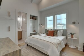 3 bedrooms, iron/ironing board, Internet, bed sheets