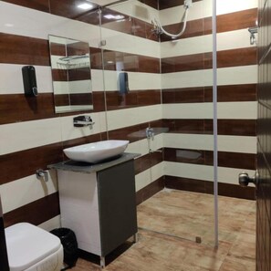Suite | Bathroom - Katyuri Nature View Resort (Lansdowne)