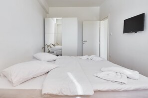 1 bedroom, iron/ironing board, WiFi, bed sheets