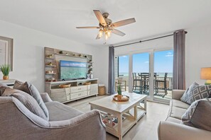 Townhome, 2 Bedrooms, Beachfront | Living area