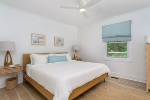 3 slaapkamers, een strijkplank/strijkijzer, gratis wifi, beddengoed