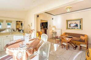 Dining - Mini Paradise Salamina - Private Pool Retreat! (Nisi)