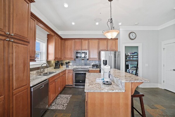 House, 4 Bedrooms, Sea View | Private kitchen | Full-size fridge, microwave, oven, stovetop