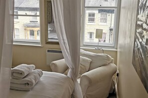2 chambres, fer et planche à repasser, Wi-Fi, draps fournis
