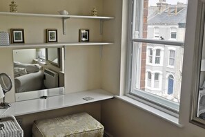 Interior - Flat 12 Sebastian Court Esplanade Gardens (Scarborough)