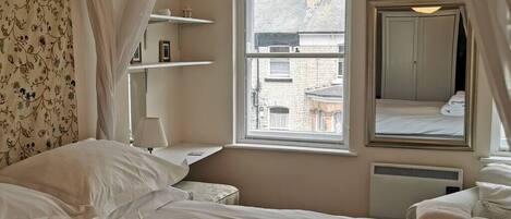 2 Schlafzimmer, Bügeleisen/Bügelbrett, WLAN, Bettwäsche