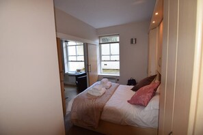 1 bedroom, iron/ironing board, WiFi, bed sheets - 22 Easby Hall Apartments (Scarborough)