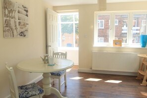 Dining - Cooks Row - 5 bedroom house in the old town with (Scarborough)