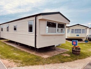 Exterior - Sea Wagon Caravan 3 Bedroom Sleeps 8 (Brixham)