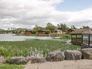 Property grounds - Loluke Lodge on The Lake (Kendal)
