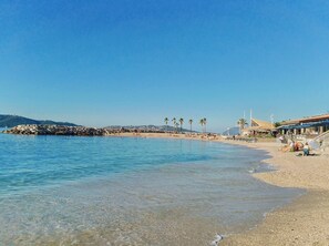 On the beach - Charming T2 Equipped, 1min Walk To Beaches (Toulon)