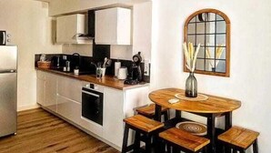 Private kitchen - Charming T2 Equipped, 1min Walk To Beaches (Toulon)