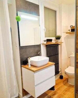 Hair dryer - Charming T2 Equipped, 1min Walk To Beaches (Toulon)