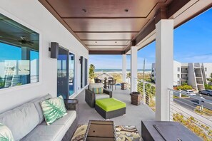 Terrace/patio - Ocean Vista Beach House, Pool, Spa, Steps To Sand (St. Augustine)