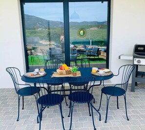 Outdoor dining - appart Libeccio,  swimming pool, bbq (Calenzana)