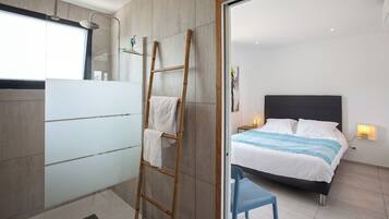 2 bedrooms, travel crib, WiFi, bed sheets