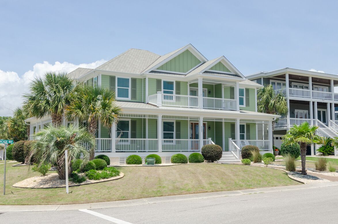 Large Single Fam Home w Elevator 2 Blocks to Beach