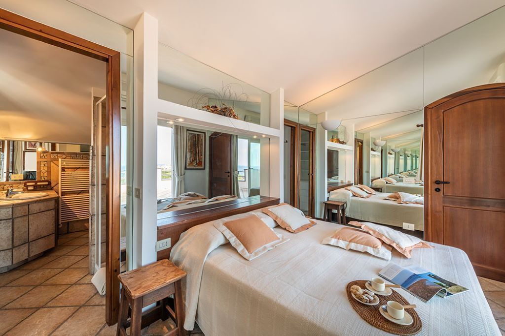 3 bedrooms, iron/ironing board, bed sheets